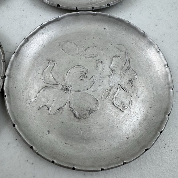 Wendell August Forge 3.5" Coasters With Dogwood Flowers - Set Of 7 - Picture 9 of 16
